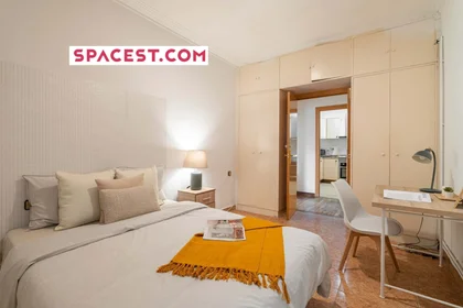Habitación privada en Carrer d'Aragó, 115, 5 1 l, L'Eixample, 08015 Barcelona, Spagna, imagen 1 de 17