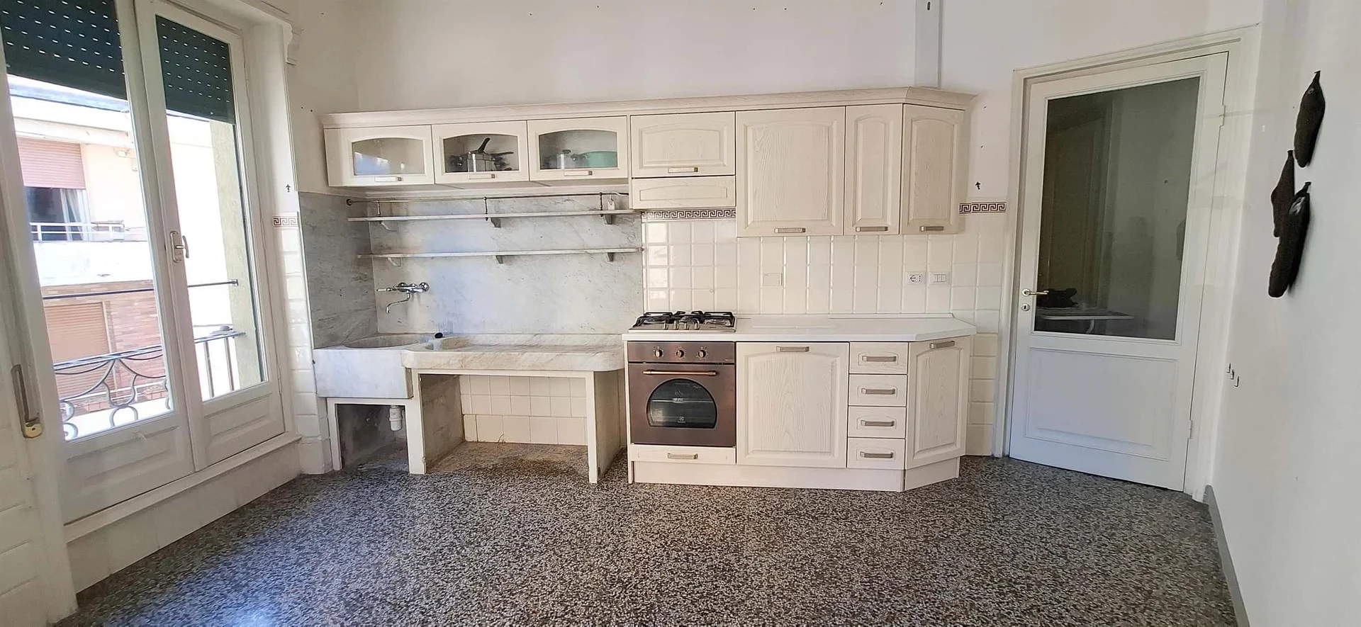 Confortevole e spaziosa stanza per studenti in 