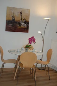 Apartamento inteiro em Bismarckstraße, Innenstadt, imagem 5 de 10