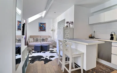 Logement entier à Rue de la Rochefoucauld, image 1 de 16