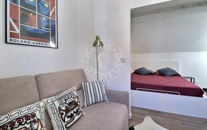 Logement entier à Rue de la Rochefoucauld, image 3 de 16