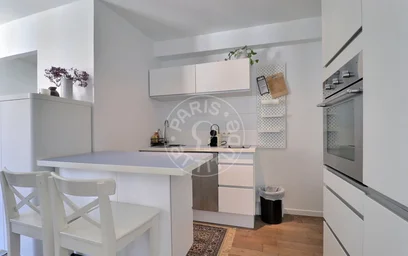 Logement entier à Rue de la Rochefoucauld, image 8 de 16