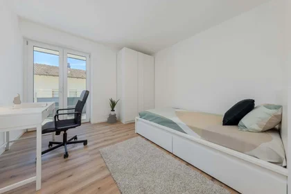 Chambre privée à Via per Cognola, 19, 38122 Trento TN, Italy, image 1 de 30