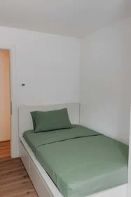 Chambre privée à Via per Cognola, 19, 38122 Trento TN, Italy, image 1 de 29