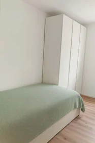 Chambre privée à Via per Cognola, 19, 38122 Trento TN, Italy, image 2 de 29