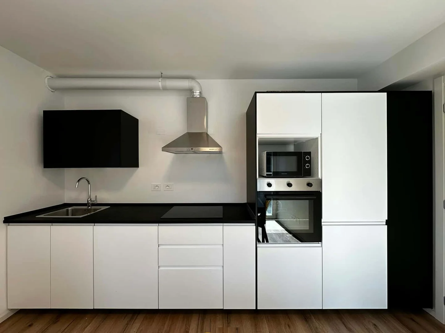 Student-friendly room in  with modern amenities