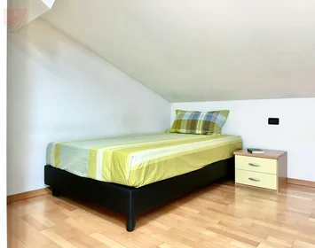Mehrbettzimmer in der Via Tommaso Gar, , bild 3 von 10