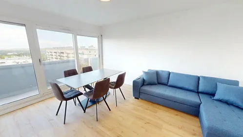 Private room at Rue d'Anjou, Bellevue, image 6 of 6