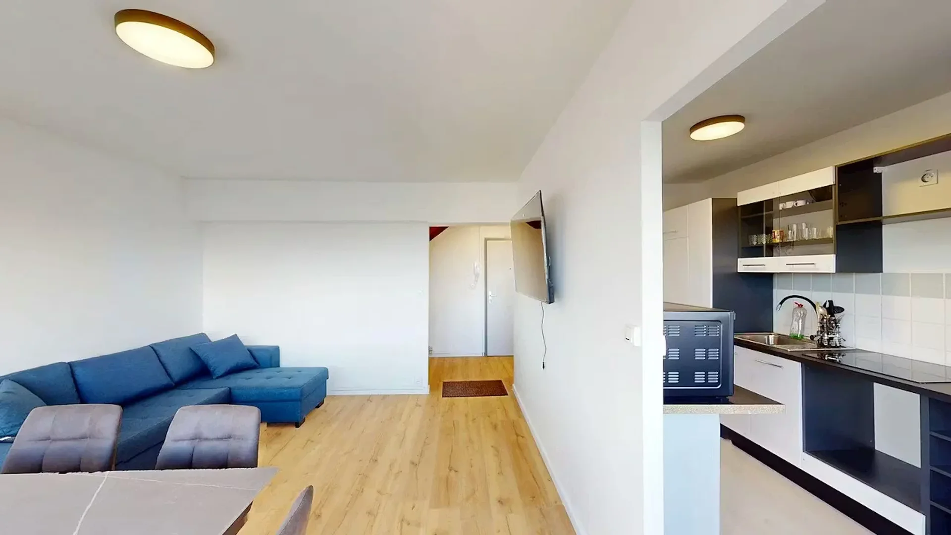 Student-friendly room in  with modern amenities