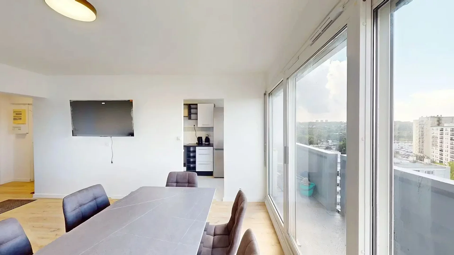 Budget-friendly student room close to campus in 