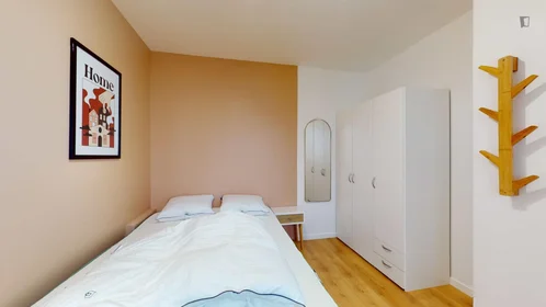 Prywatny pokój rue de Metz, obraz 6 16