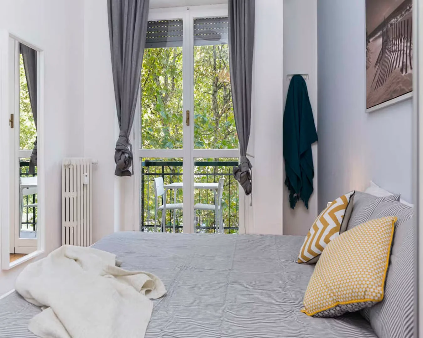 Quarto de estudante económico com localização conveniente em 