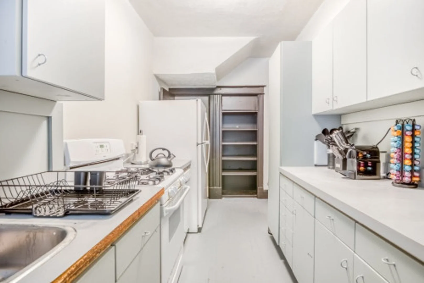 Stanza per studenti luminosa e ariosa con facile accesso all'università a 