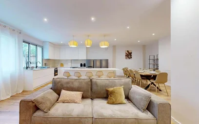 Private room at 194 Rue Pelleport, 33800 Bordeaux, France, image 9 of 16