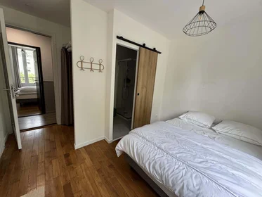 Prywatny pokój 4 Pl. Sainte-Clotilde, 51100 Reims, France, obraz 2 15