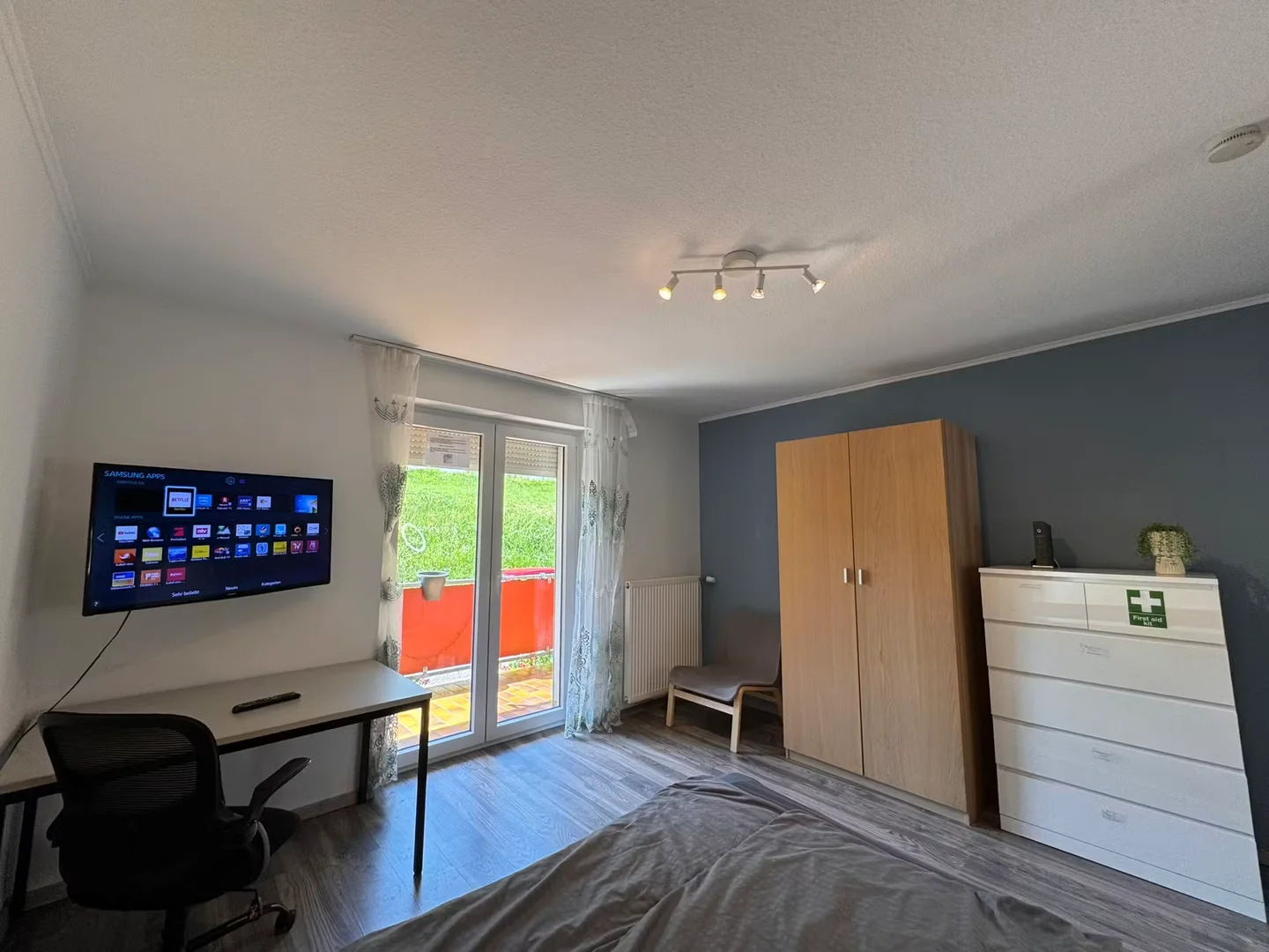 Habitación estudiantil económica con ubicación conveniente en 