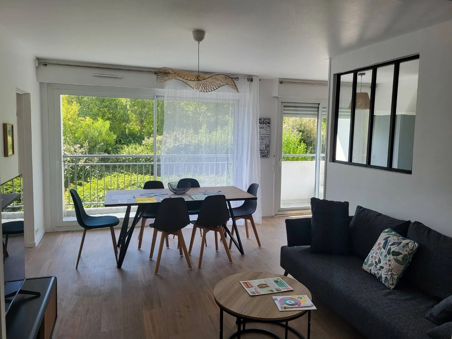 Funktionelles Studentenzimmer perfekt zum Studieren in 