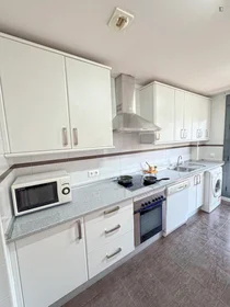 Quarto privado em Calle Arroyo Cedrón, imagem 11 de 20