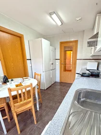 Quarto privado em Calle Arroyo Cedrón, imagem 12 de 20