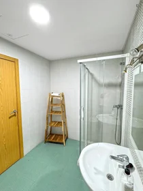 Quarto privado em Calle Arroyo Cedrón, imagem 14 de 20