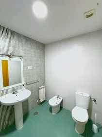 Quarto privado em Calle Arroyo Cedrón, imagem 16 de 20