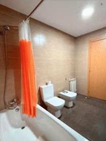 Quarto privado em Calle Arroyo Cedrón, imagem 17 de 20