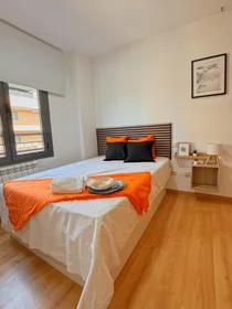 Quarto privado em Calle Arroyo Cedrón, imagem 3 de 20