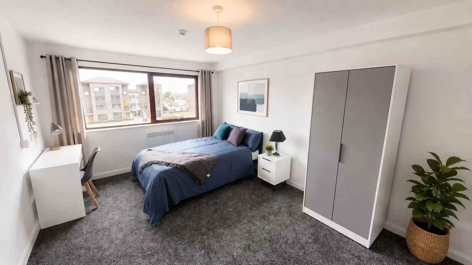 Economical student room with convenient location in 
