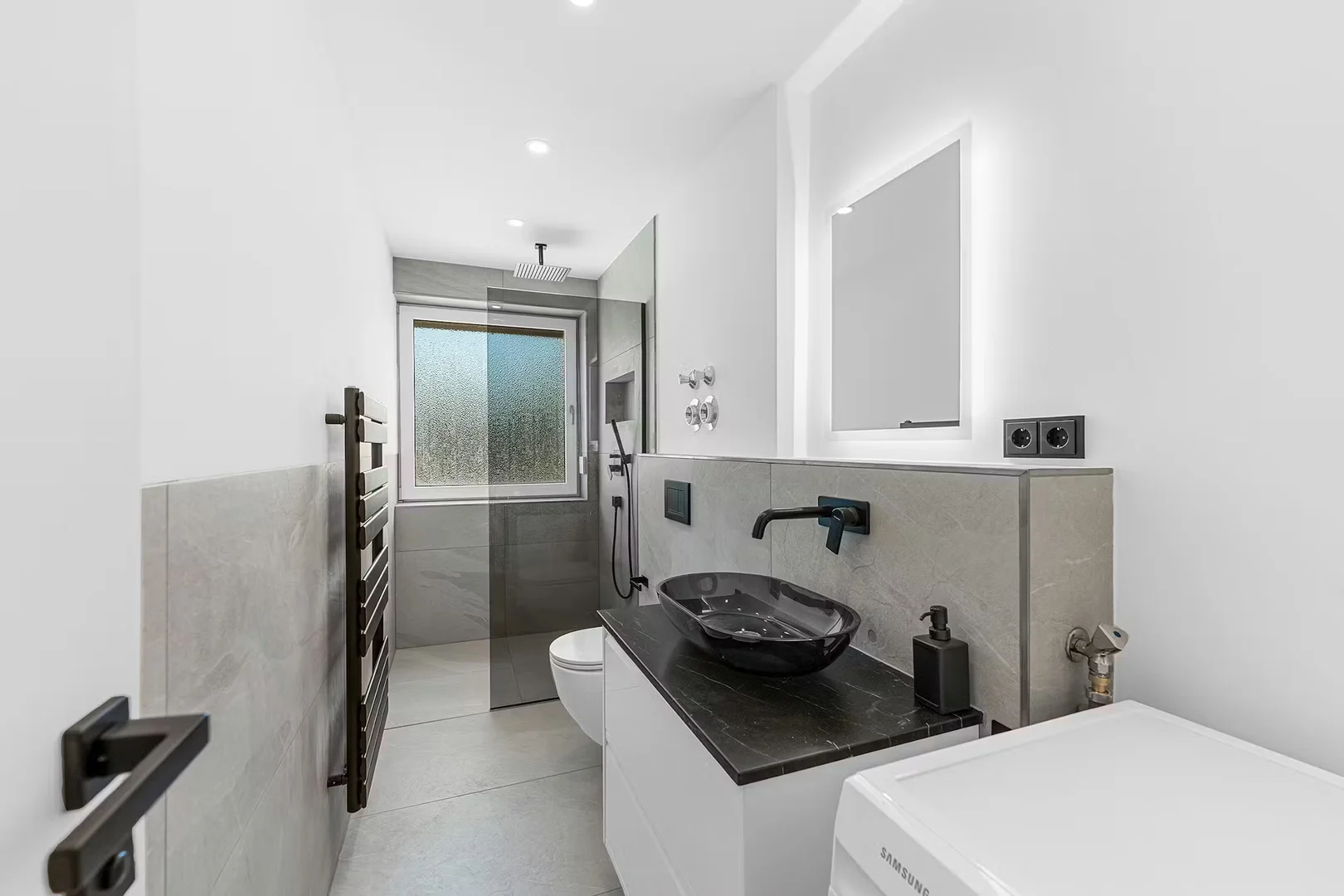 'de öğrenci dairesinde, tamamen mobilyalı kiralık oda