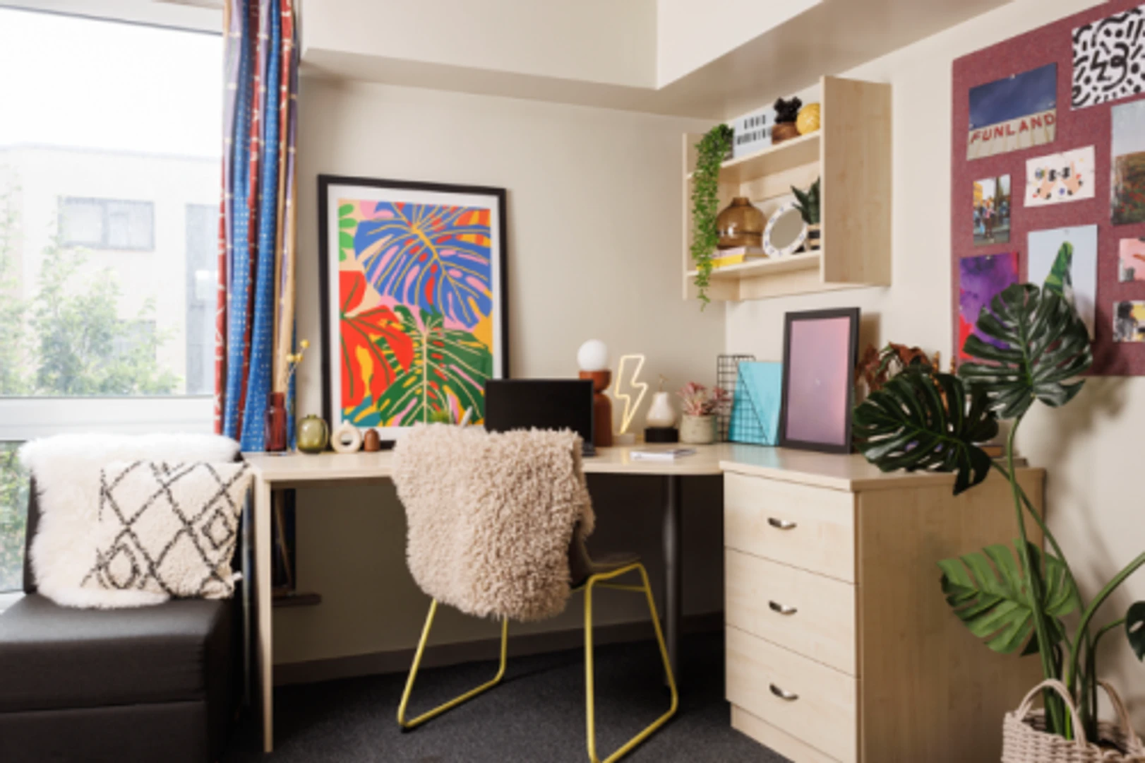 Budget-friendly student room close to campus in 