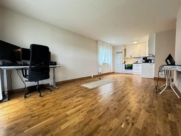 Accommodation with 3 bedrooms in {area}