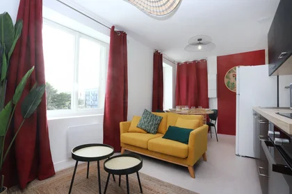 Private room at 3 rue Anatole France, image 1 of 7