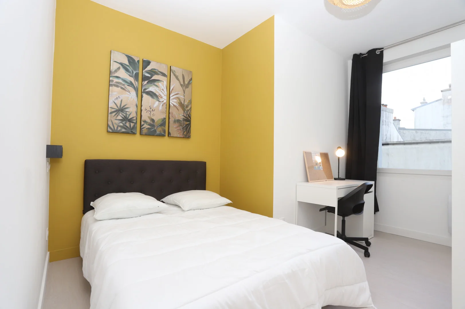 Economical student room with convenient location in