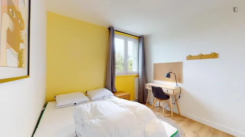 Chambre privée à Rue de la Figuière, image 1 de 13