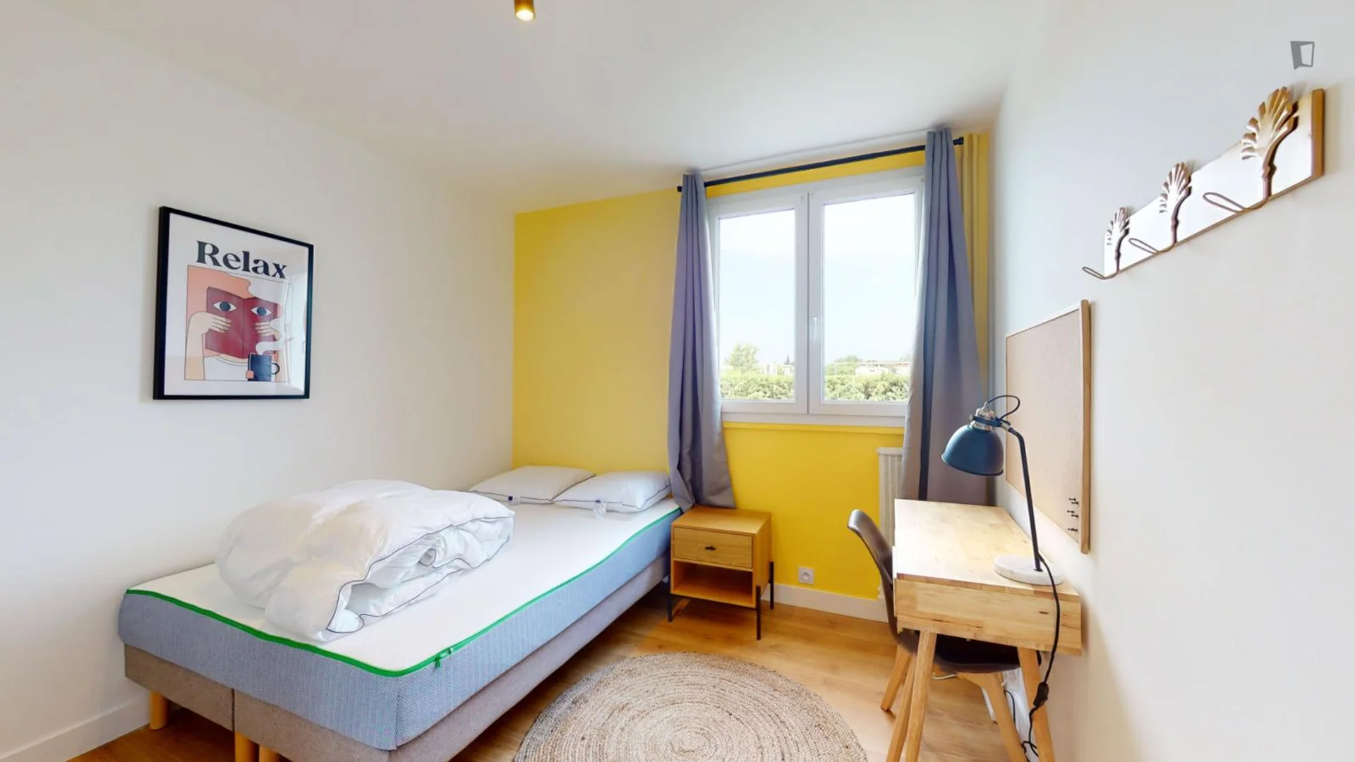Funktionelles Studentenzimmer perfekt zum Studieren in 