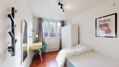 Private room at Avenue du Président Hoover, image 1 of 14