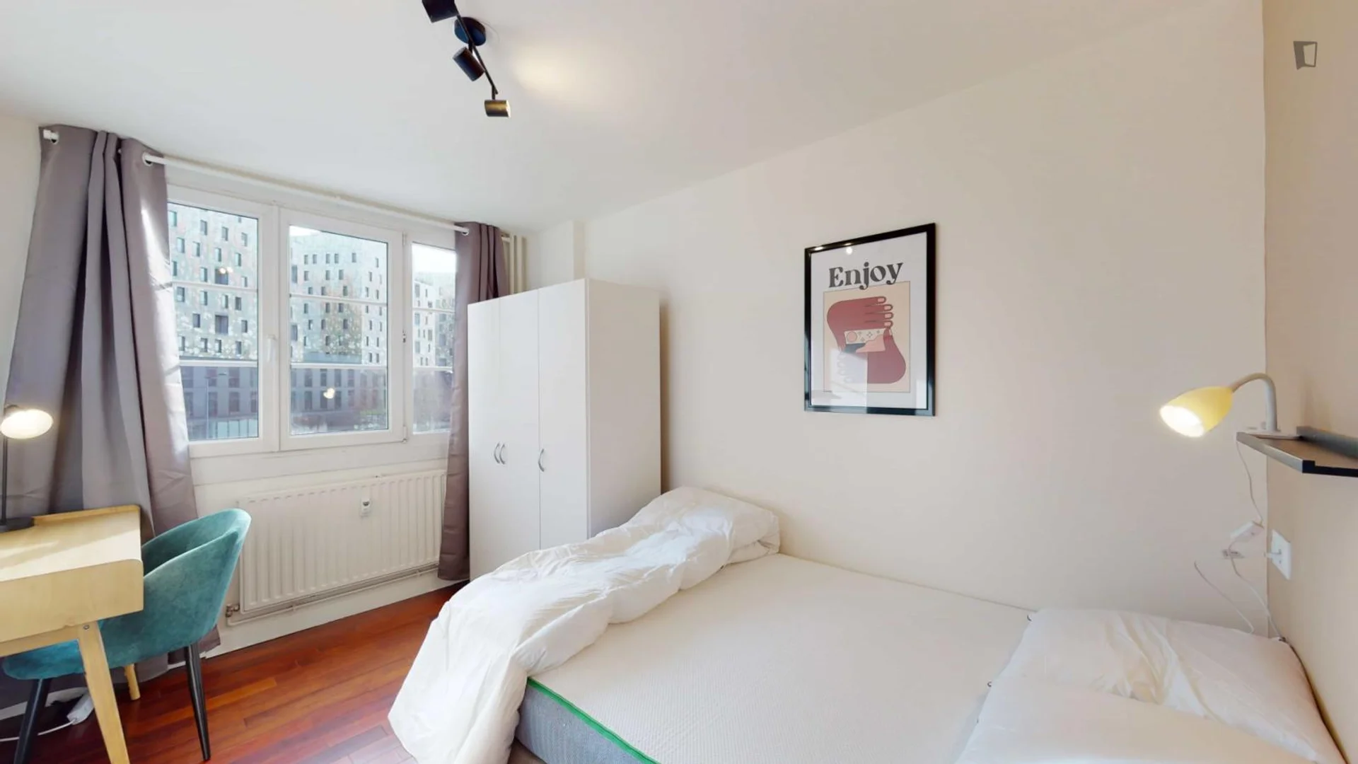 Room for rent in student apartment in , fully furnished