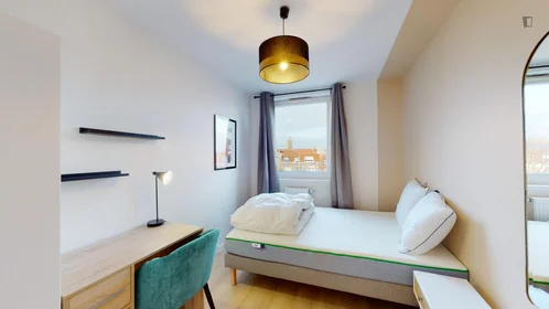 Alquiler de habitaciones por meses en {area}