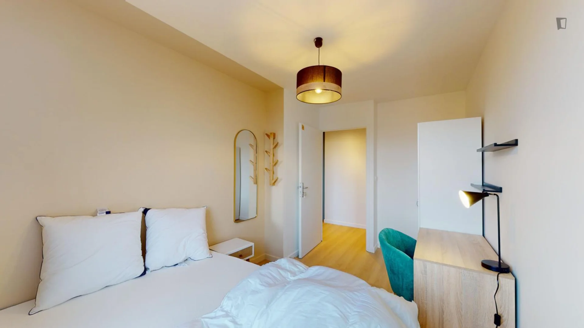 Habitación acogedora para estudiantes disponible en 