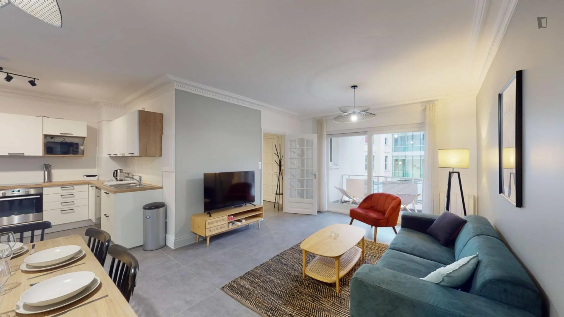 Chambre confortable pour étudiants disponible dans 