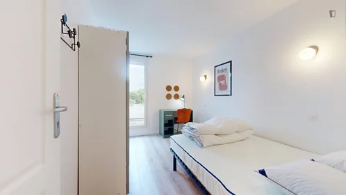 Habitación privada en Allée de la Noiseraie, imagen 1 de 10