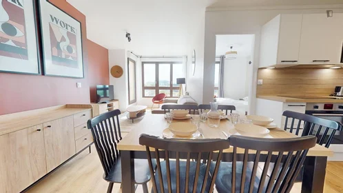 Private room at Rue Denfert Rochereau, image 8 of 9