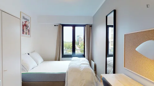 Quarto privado em Avenue du Centre, imagem 1 de 12