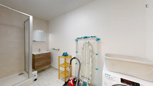 Quarto privado em Avenue du Centre, imagem 12 de 12