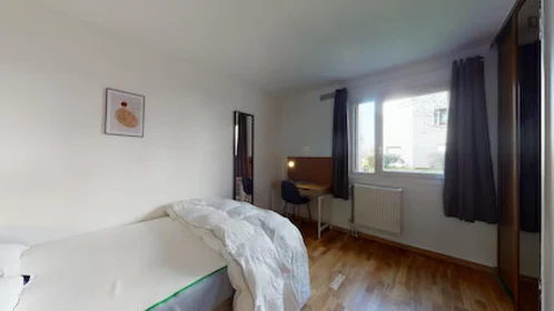 Habitación privada en Mail des Catalpas, imagen 1 de 8