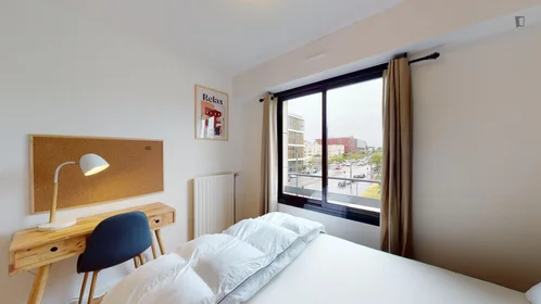 Quarto privado em Avenue du Centre, imagem 2 de 12
