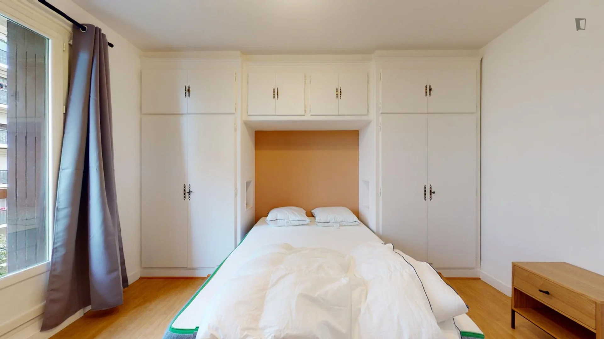 Economical student room with convenient location in 