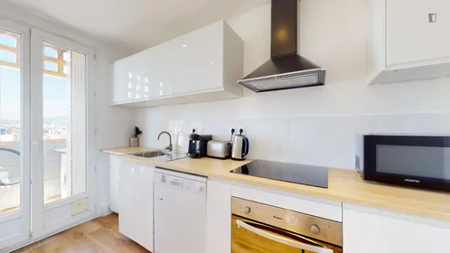 Stanza privata in 90, boulevard de Roux , immagine 11 di 12
