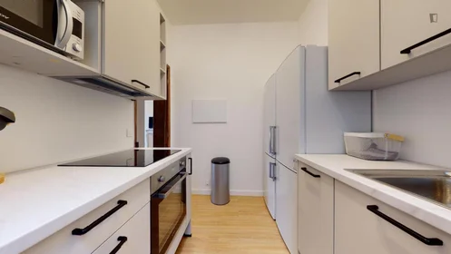 Habitación privada en Boulevard Athènes, imagen 6 de 7