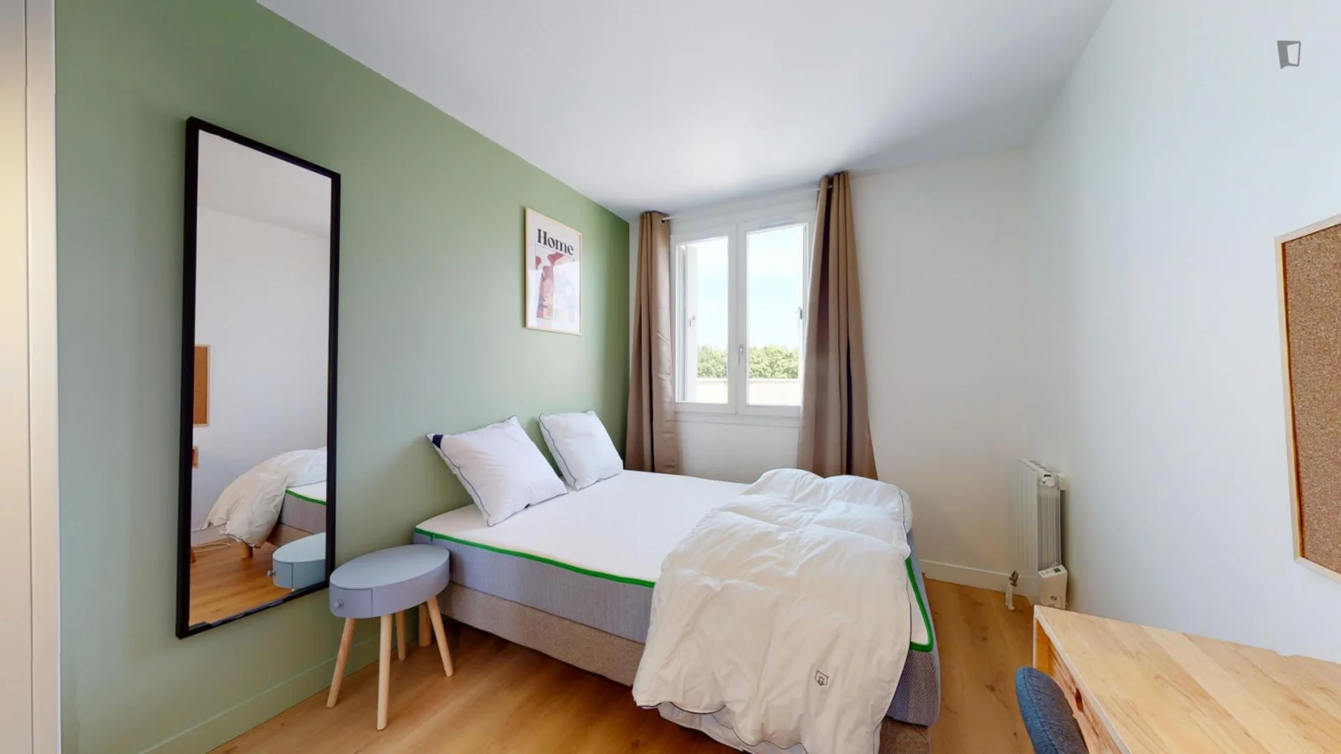 Habitación acogedora para estudiantes disponible en 